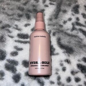 Sophia + Mabelle setting spray